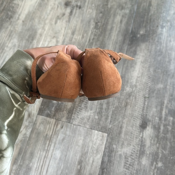 pointed toe ankle-strap flats - Picture 4 of 6